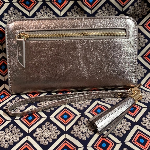 NWOT Madison West Wristlet bronze - Picture 2 of 5